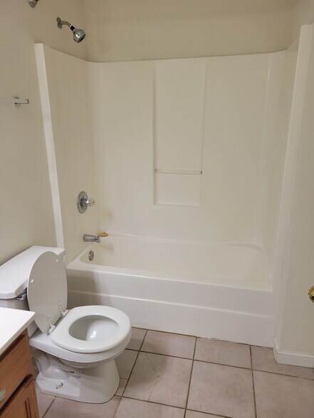 Building Photo - 614 Vineyards Ct