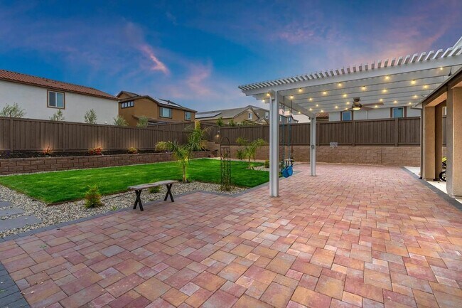 Building Photo - 3190 Quail Ravine Ct