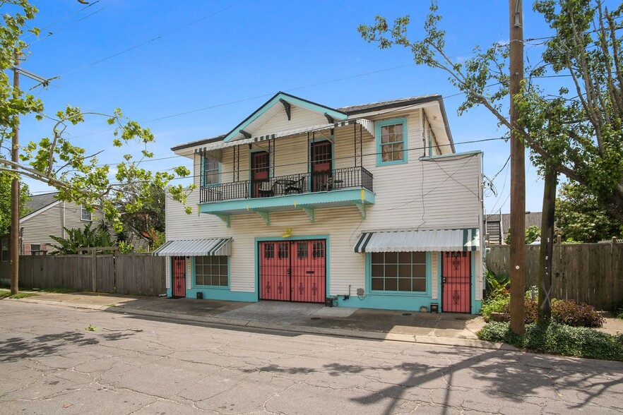 Building Photo - 116 Elmira Ave