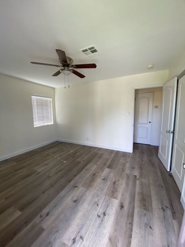 Building Photo - Charming Oleander Home