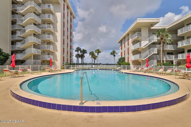 Building Photo - 2711 N Halifax Ave