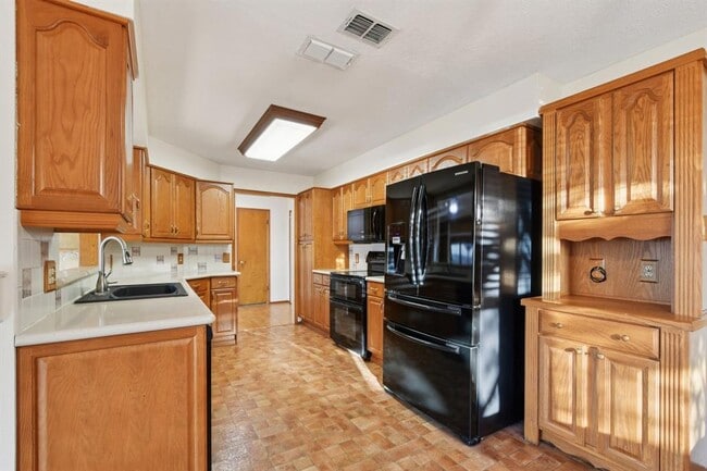 Building Photo - 21009 Fawn Ridge Dr