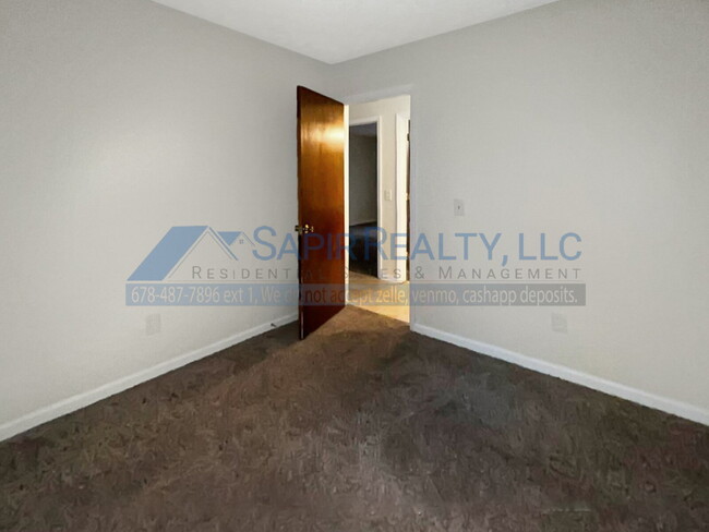 Building Photo - 5609 Mallard Trail