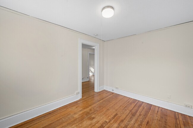 Building Photo - 91 Maplewood Ave