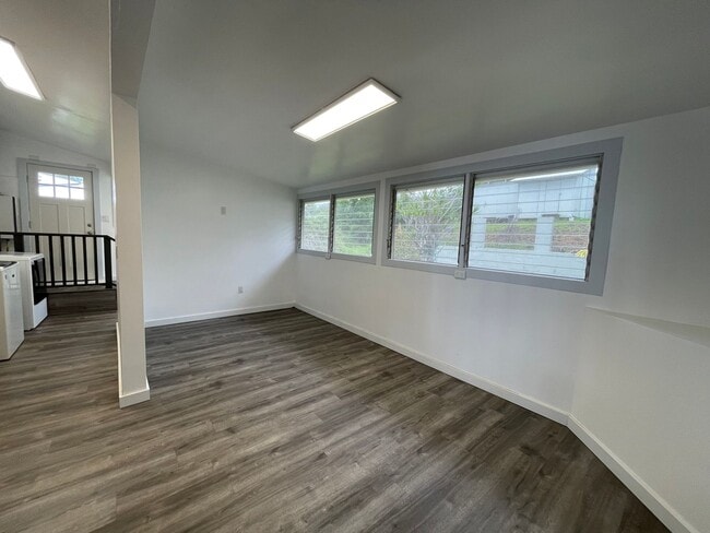 Building Photo - Kula Renovated Three Bedroom/Two Bathroom