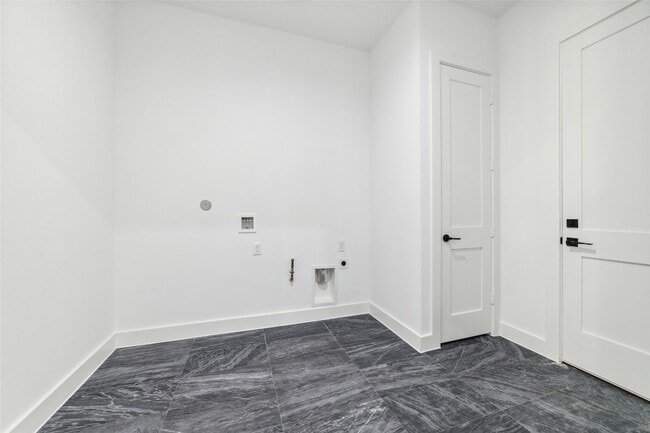 Building Photo - 8106 Talton St
