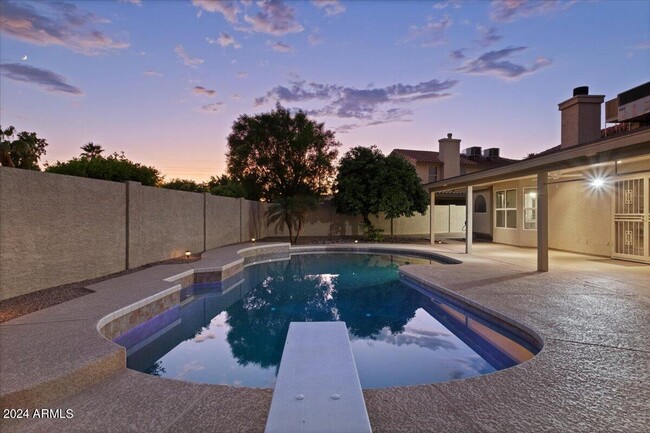 Building Photo - 5623 E Gelding Dr