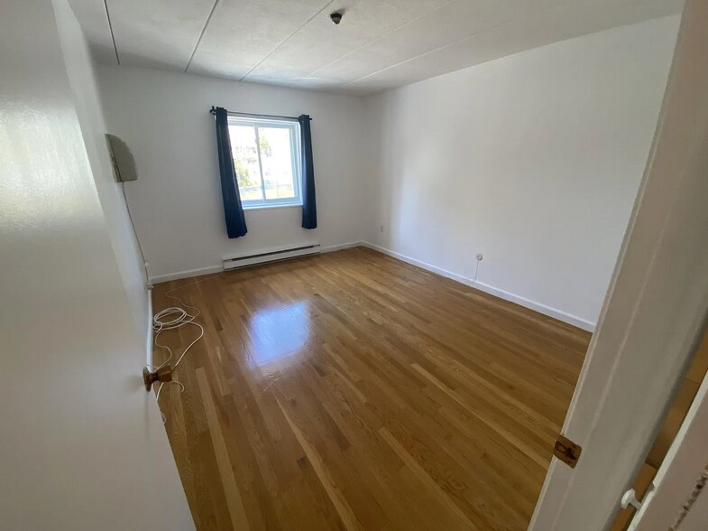 Building Photo - 179 Presidents Ln