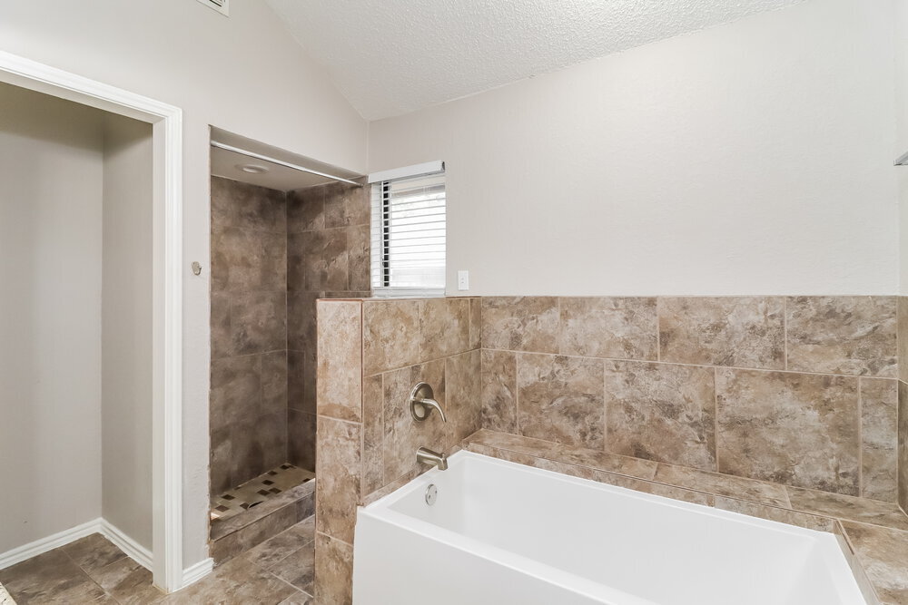 Building Photo - 1609 Willow Park Dr