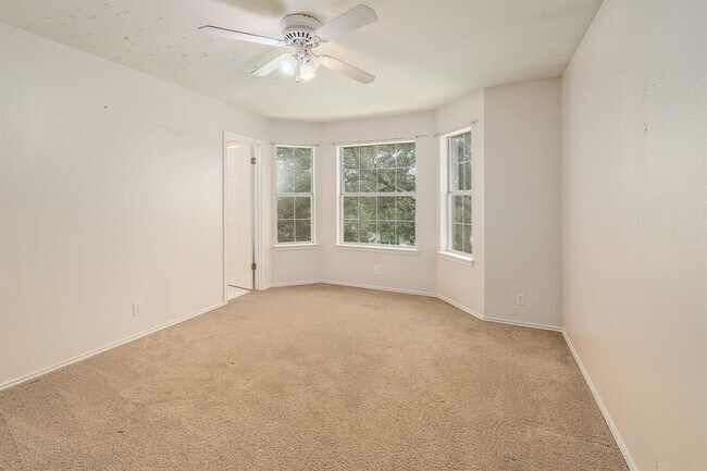 Building Photo - 9401 Caracas Dr