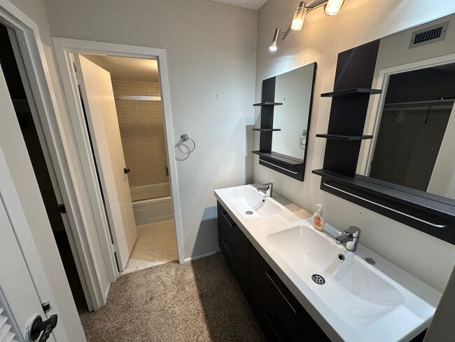 Building Photo - 9511 Collins Ave