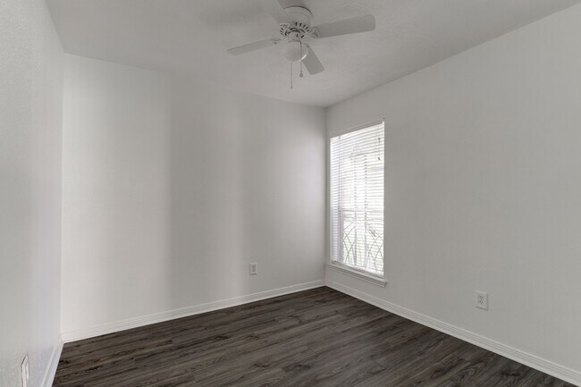 Building Photo - 18326 Autumn Trails Ln