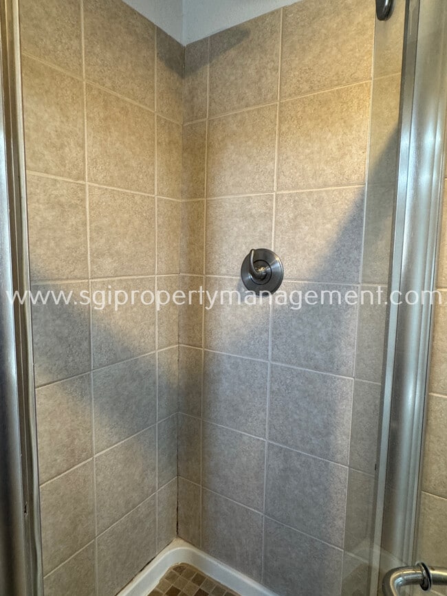 Building Photo - 451 E McKinley St