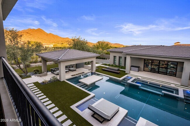 Building Photo - 10110 E Siesta Ln