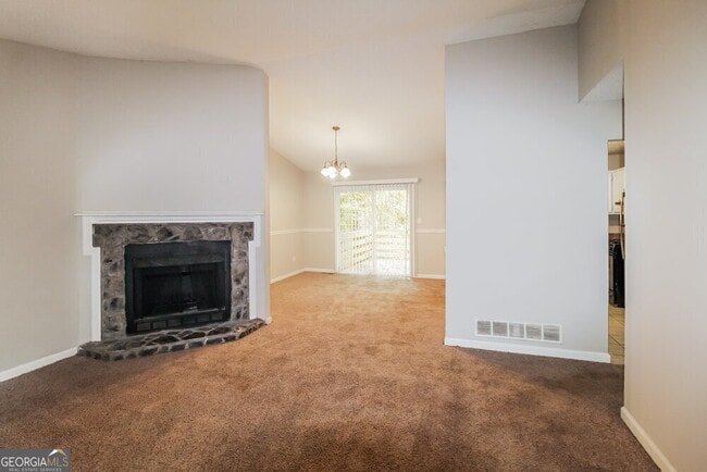 Building Photo - 481 Village Square Ct