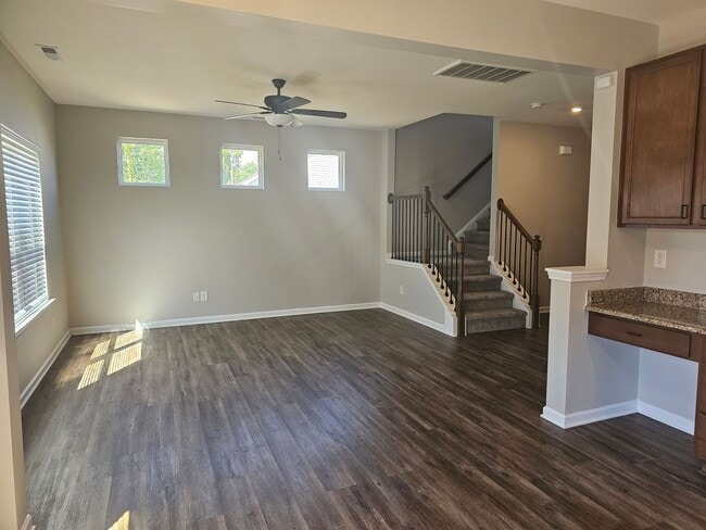 Building Photo - Like New- Immaculate 2-Story Home w/ 3 Bedroom 2.5 Bath with Loft Area.