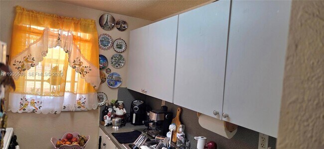 Building Photo - 3800 SW 102nd Ave