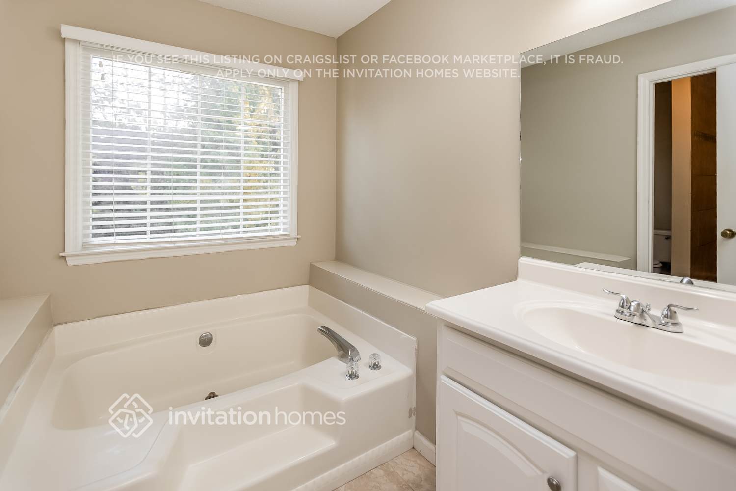 Building Photo - 3161 Calumet Ct NW