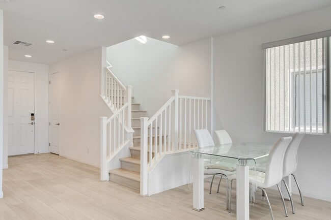 Building Photo - 10276 Thurso Ave