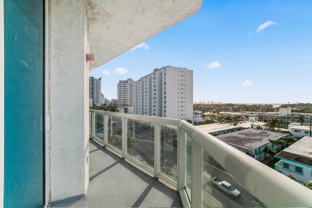 Building Photo - 6515 Collins Ave