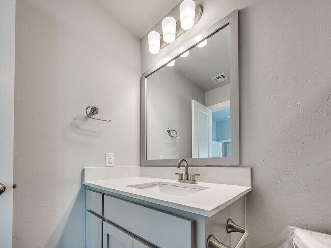 Building Photo - 1117 SW 139th Ter