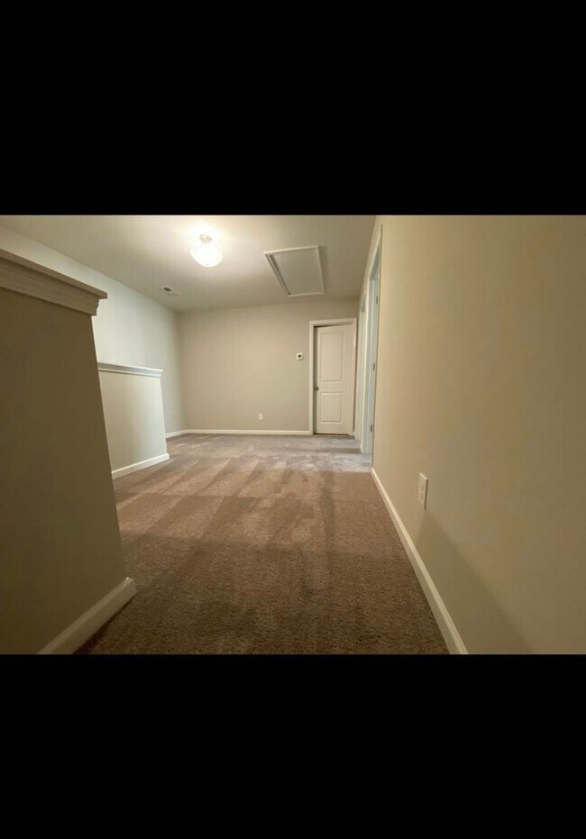 Building Photo - Charming 3BR House in Charlotte