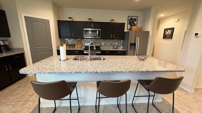 Building Photo - 30998 W Earll Dr