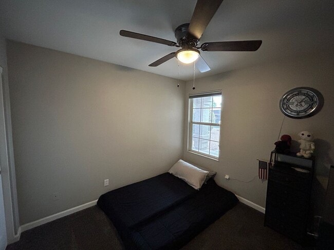 Building Photo - 14658 W Marcus Dr