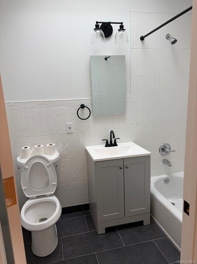 Building Photo - 687 Nepperhan Ave