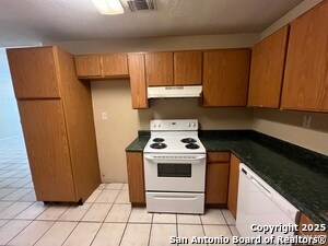 Building Photo - 5619 Lakebend W Dr