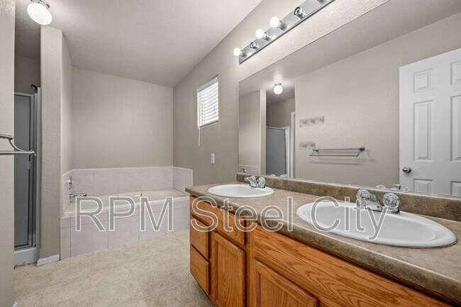 Building Photo - 2238 Meadowlark Ln