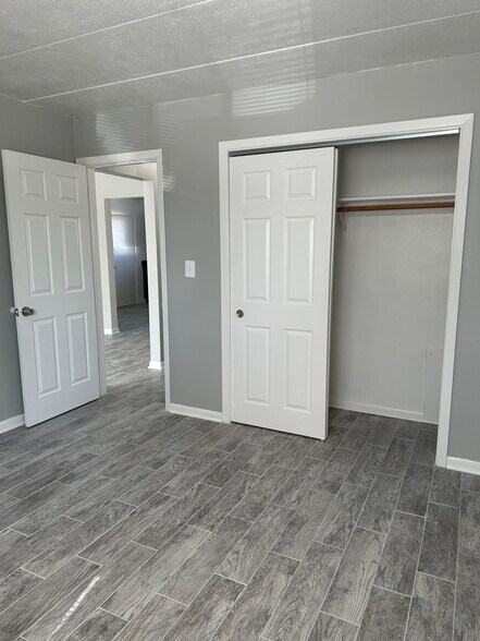 Building Photo - 1404 Carol St