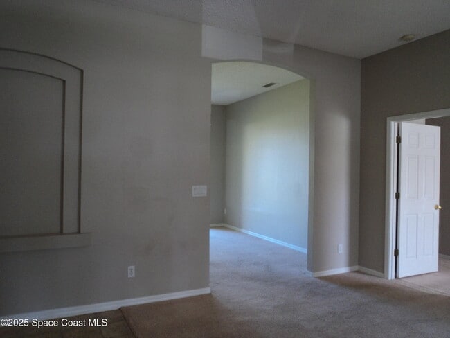 Building Photo - 1150 Cogan Dr
