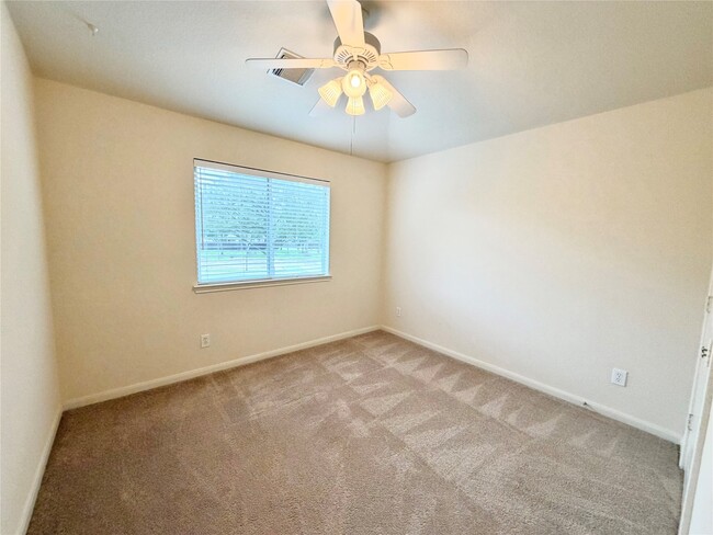 Building Photo - 25122 Southbriar Ln