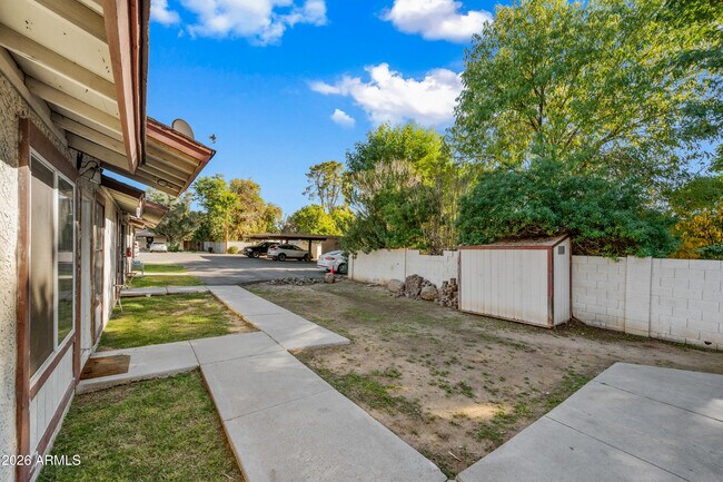 Building Photo - 520 W Clark St