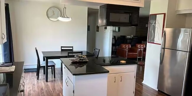 Building Photo - 15125 Washington Ave