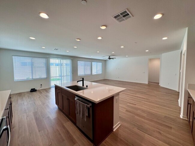 Building Photo - COMING SOON! Beautiful 4 bedroom Single St...