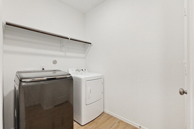 Building Photo - 1950 Foxtail Crk Ct