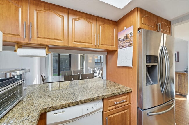 Building Photo - 8412 Shadow Ct