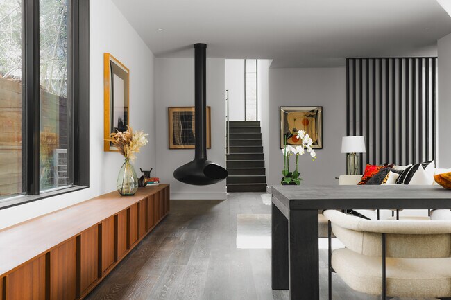 Building Photo - 2407 W 10th St