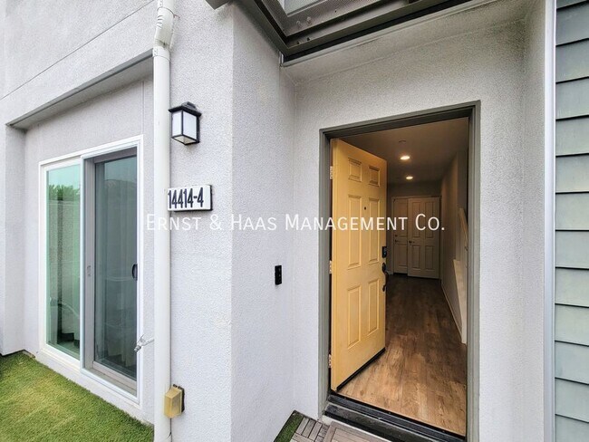 Building Photo - 14414 Strawberry Ln