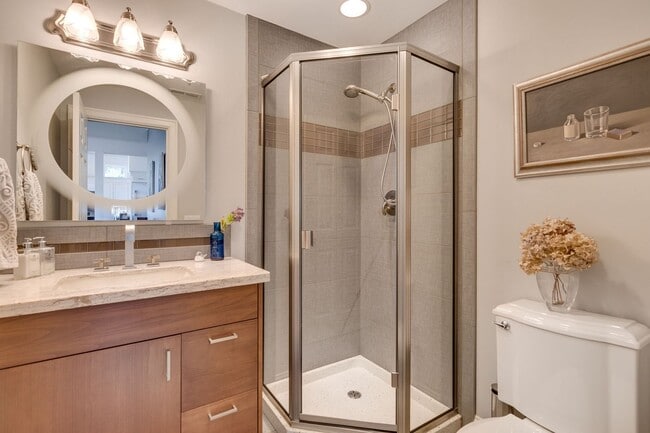 Building Photo - 5bd/3.75ba Sammamish Home