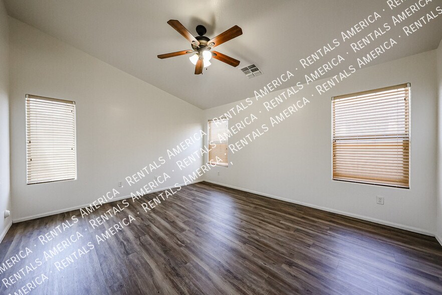 Building Photo - 41103 W Thornberry Ln