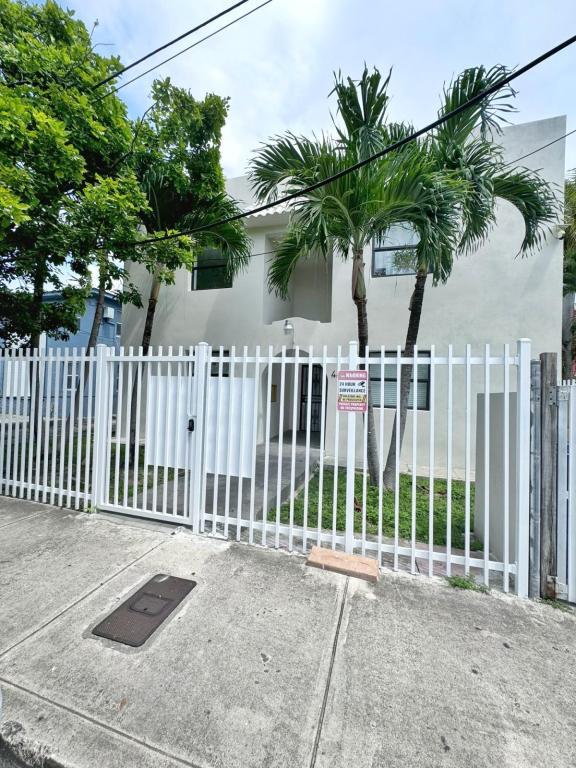 Building Photo - 445 SW 3rd St