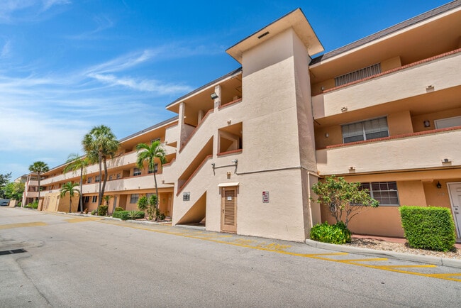 Building Photo - 4500 N Federal Hwy