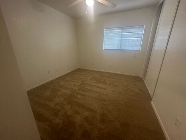 Building Photo - Gilbert 4 bedroom home