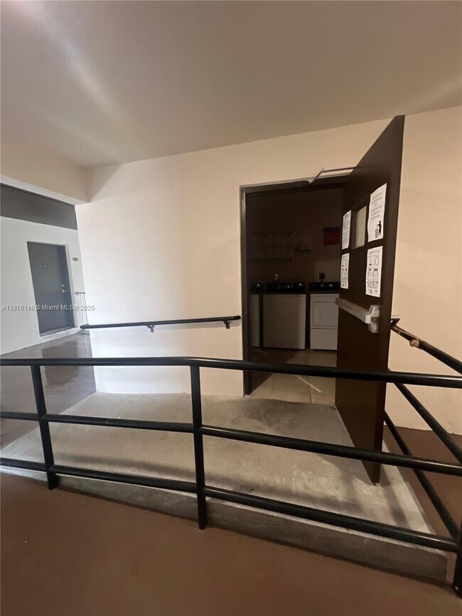 Building Photo - 8475 SW 94th St