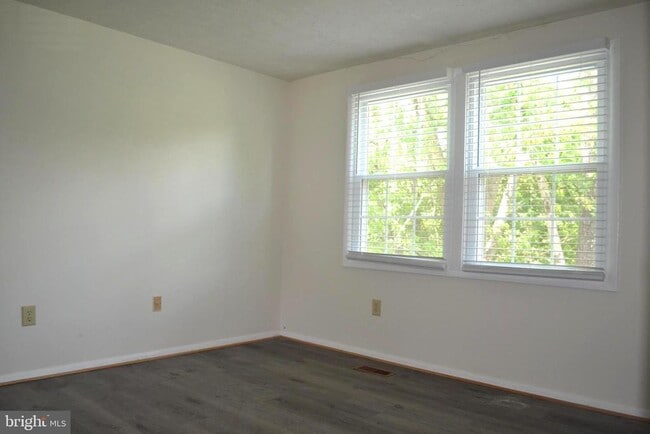 Building Photo - 16570 Sioux Ln