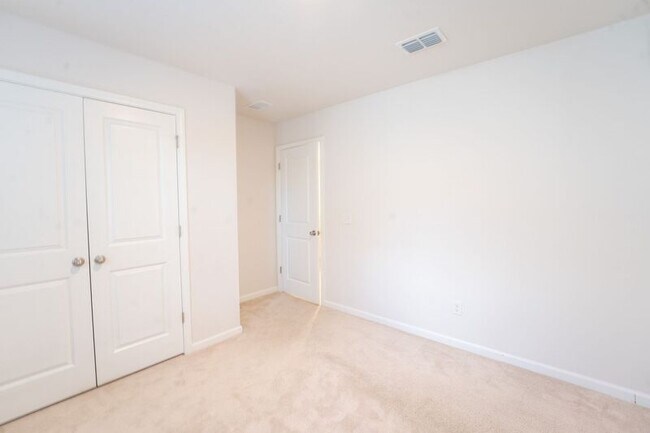 Building Photo - 148 Benelli Dr