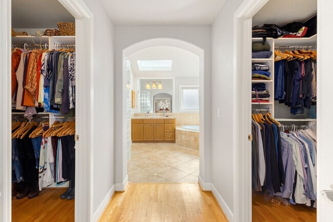 Building Photo - STUNNING Home in coveted Sterling Woods, S...